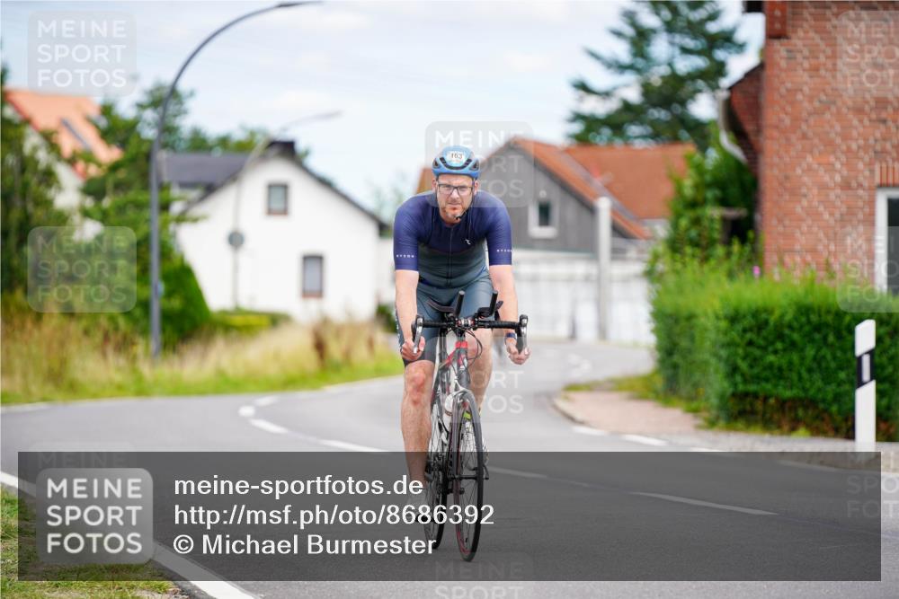 31.08.2025 - Elbe Triathlon Hamburg Michael Burmester http://msf.ph/oto/8686392 31.08.2025 14:21:37 Radfahren 163 meine-sportfotos.de