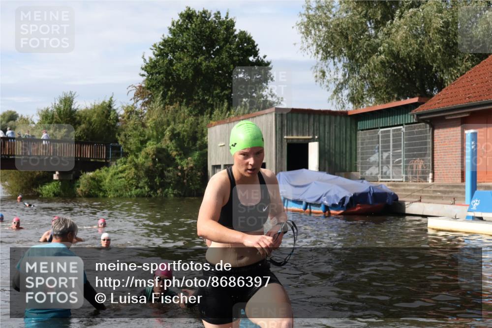 31.08.2025 - Elbe Triathlon Hamburg Luisa Fischer http://msf.ph/oto/8686397 31.08.2025 10:44:28 Schwimmen 1353, 1359, 1392, 1459, 1506 meine-sportfotos.de