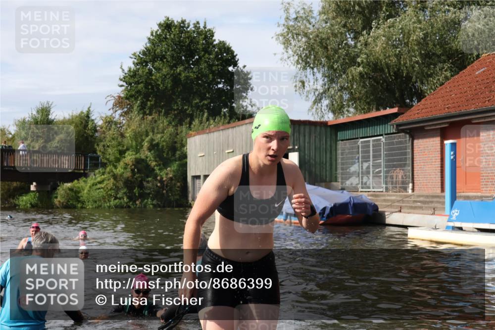 31.08.2025 - Elbe Triathlon Hamburg Luisa Fischer http://msf.ph/oto/8686399 31.08.2025 10:44:28 Schwimmen 1353, 1359, 1392, 1459, 1506 meine-sportfotos.de