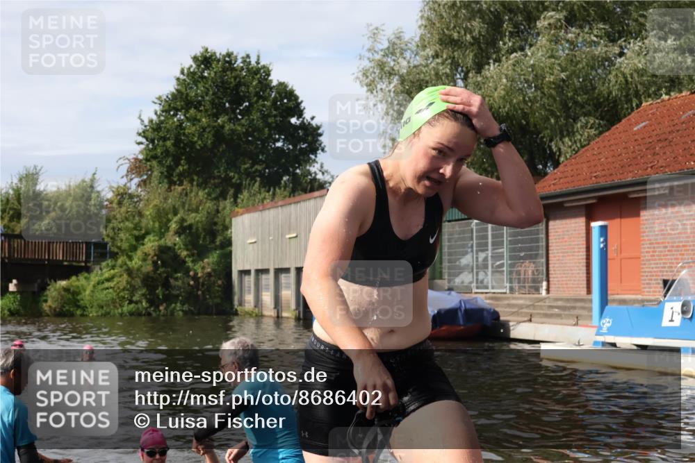31.08.2025 - Elbe Triathlon Hamburg Luisa Fischer http://msf.ph/oto/8686402 31.08.2025 10:44:29 Schwimmen 1353, 1359, 1392, 1459, 1506 meine-sportfotos.de