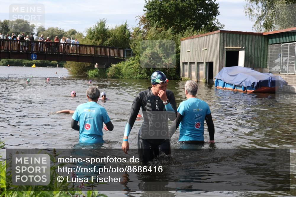 31.08.2025 - Elbe Triathlon Hamburg Luisa Fischer http://msf.ph/oto/8686416 31.08.2025 10:45:19 Schwimmen 1401 meine-sportfotos.de