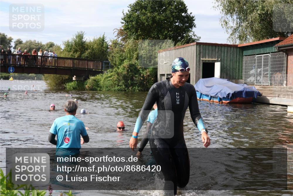 31.08.2025 - Elbe Triathlon Hamburg Luisa Fischer http://msf.ph/oto/8686420 31.08.2025 10:45:20 Schwimmen 1401 meine-sportfotos.de