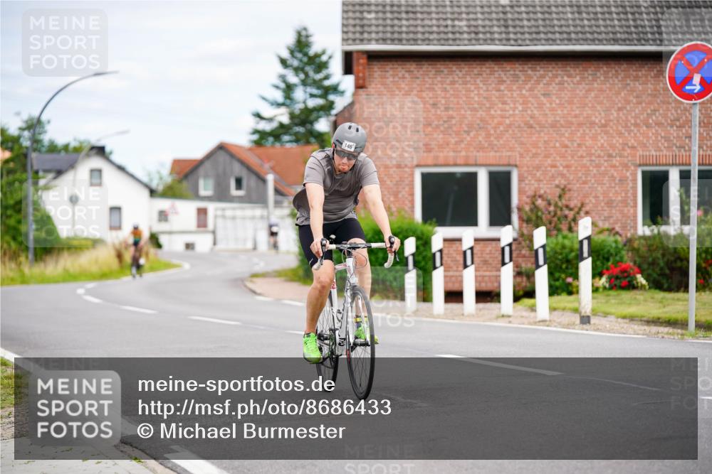 31.08.2025 - Elbe Triathlon Hamburg Michael Burmester http://msf.ph/oto/8686433 31.08.2025 14:22:23 Radfahren 125, 146 meine-sportfotos.de