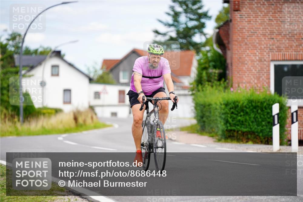 31.08.2025 - Elbe Triathlon Hamburg Michael Burmester http://msf.ph/oto/8686448 31.08.2025 14:24:37 Radfahren 142 meine-sportfotos.de