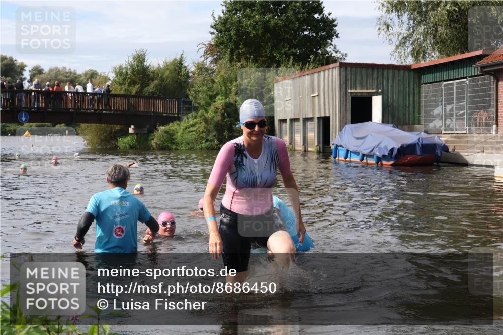 31.08.2025 - Elbe Triathlon Hamburg Luisa Fischer http://msf.ph/oto/8686450 31.08.2025 10:45:36 Schwimmen 1402, 1415, 1499 meine-sportfotos.de