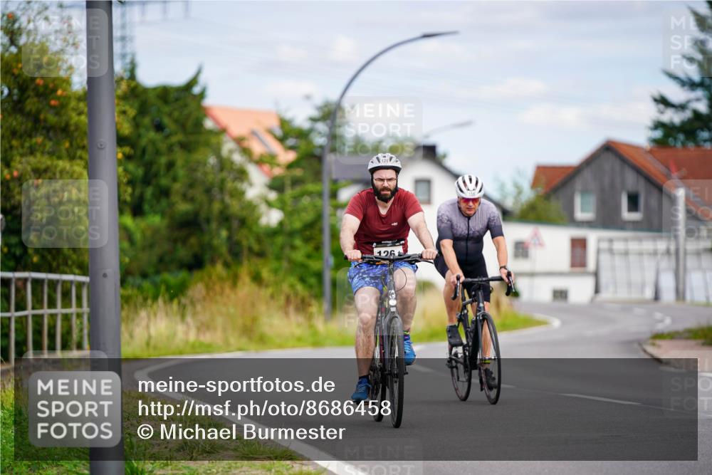 31.08.2025 - Elbe Triathlon Hamburg Michael Burmester http://msf.ph/oto/8686458 31.08.2025 14:24:57 Radfahren 126, 158 meine-sportfotos.de