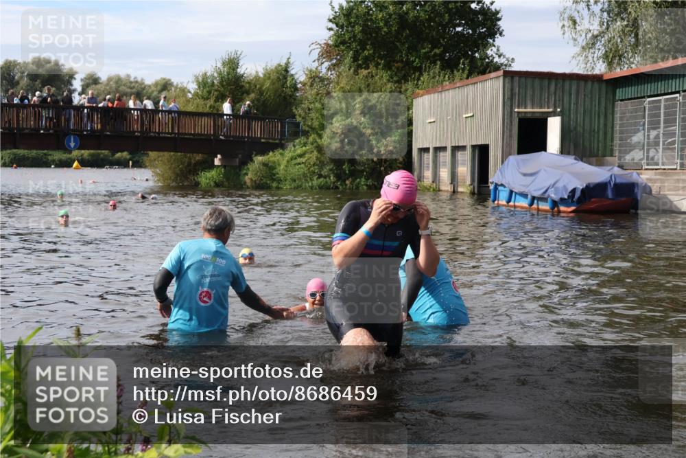 31.08.2025 - Elbe Triathlon Hamburg Luisa Fischer http://msf.ph/oto/8686459 31.08.2025 10:45:40 Schwimmen 1415, 1499 meine-sportfotos.de