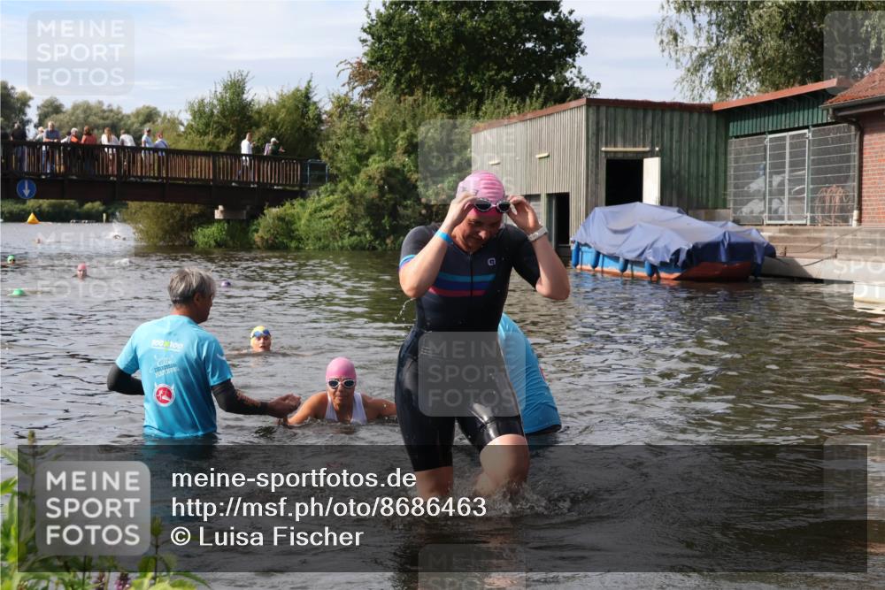 31.08.2025 - Elbe Triathlon Hamburg Luisa Fischer http://msf.ph/oto/8686463 31.08.2025 10:45:41 Schwimmen 1415, 1499 meine-sportfotos.de