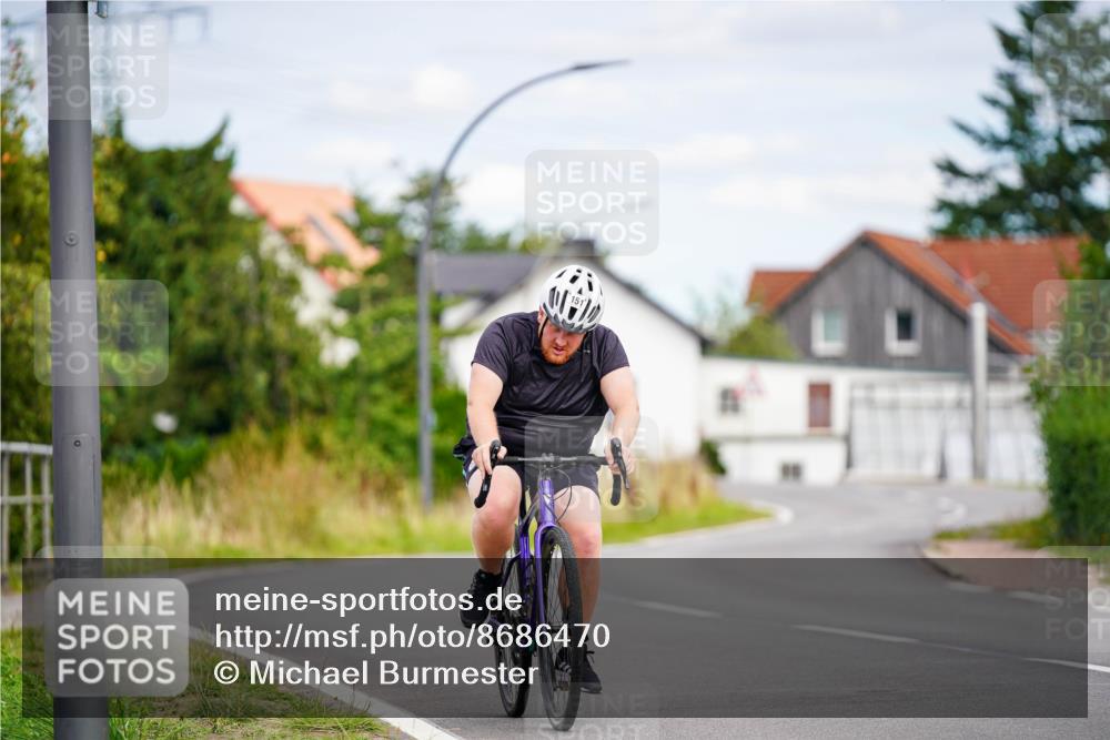 31.08.2025 - Elbe Triathlon Hamburg Michael Burmester http://msf.ph/oto/8686470 31.08.2025 14:25:14 Radfahren 151 meine-sportfotos.de