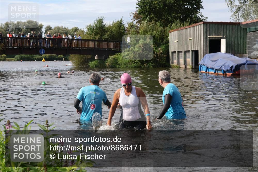 31.08.2025 - Elbe Triathlon Hamburg Luisa Fischer http://msf.ph/oto/8686471 31.08.2025 10:45:44 Schwimmen 1391, 1415, 1499, 1508 meine-sportfotos.de