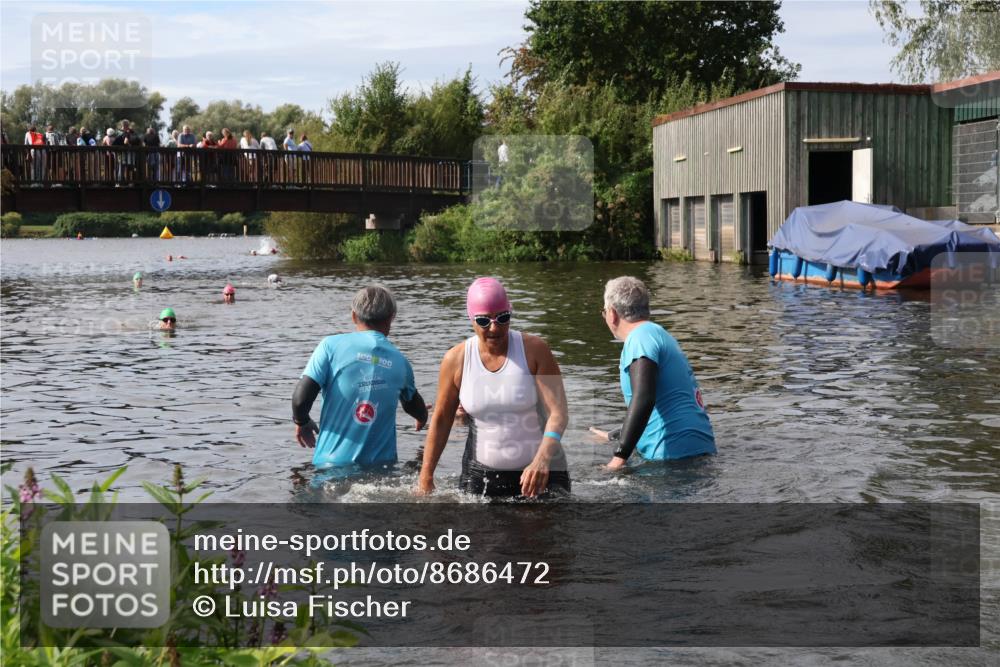 31.08.2025 - Elbe Triathlon Hamburg Luisa Fischer http://msf.ph/oto/8686472 31.08.2025 10:45:44 Schwimmen 1391, 1415, 1499, 1508 meine-sportfotos.de