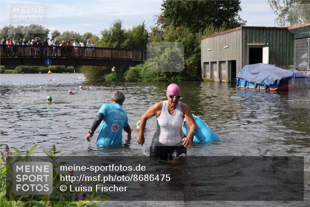 31.08.2025 - Elbe Triathlon Hamburg Luisa Fischer http://msf.ph/oto/8686475 31.08.2025 10:45:45 Schwimmen 1391, 1415, 1508 meine-sportfotos.de