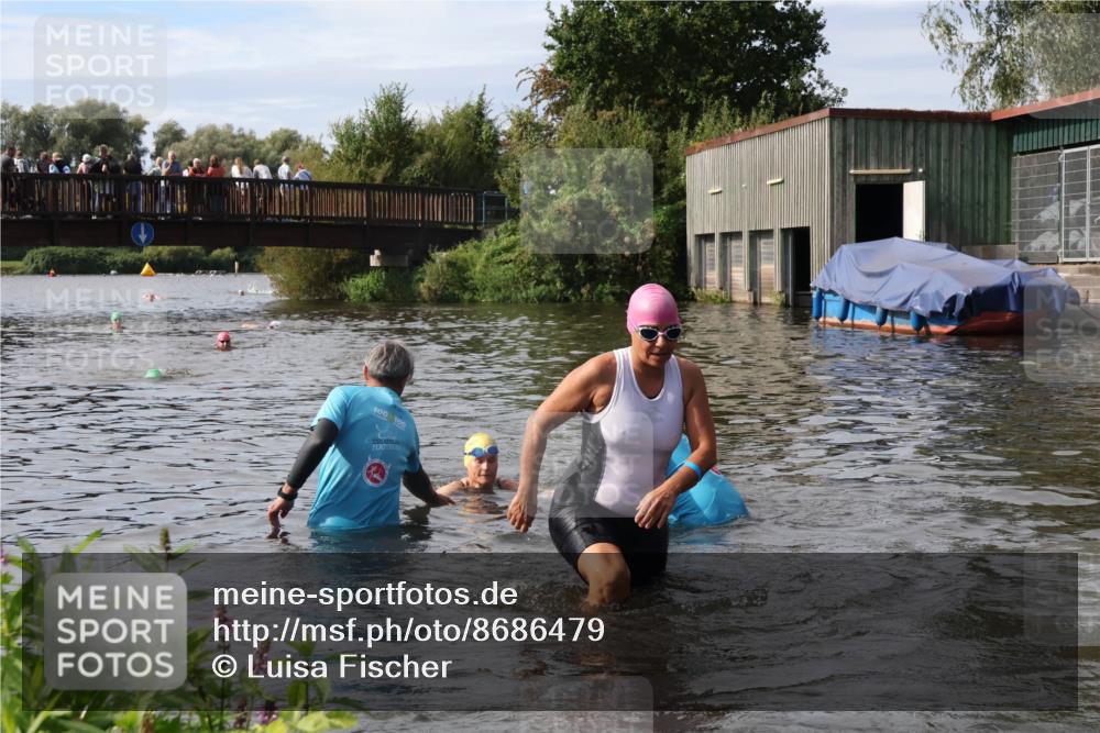 31.08.2025 - Elbe Triathlon Hamburg Luisa Fischer http://msf.ph/oto/8686479 31.08.2025 10:45:46 Schwimmen 1391, 1415, 1508 meine-sportfotos.de