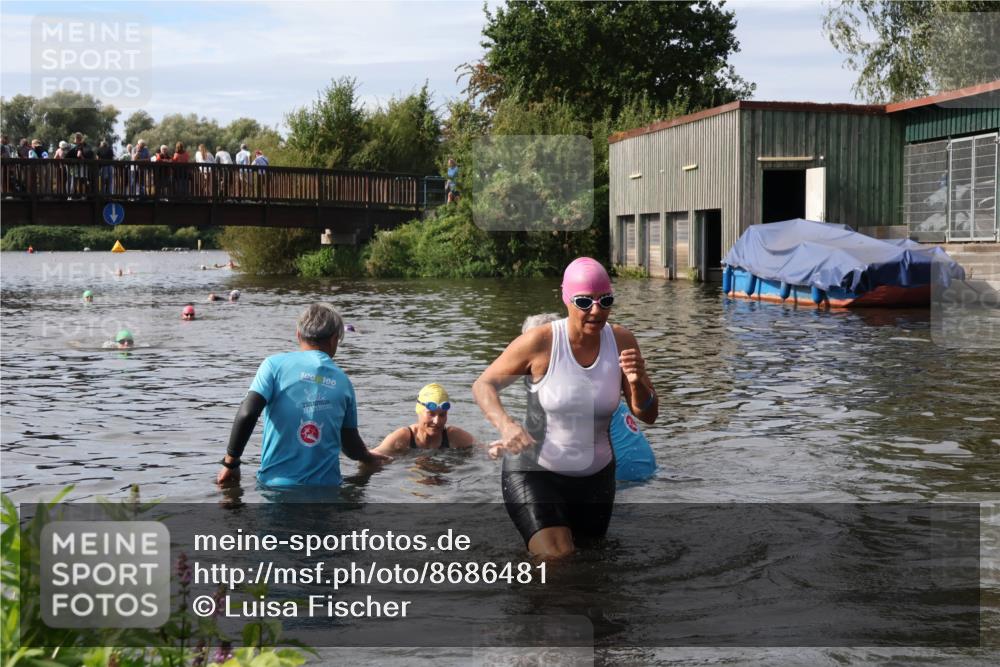 31.08.2025 - Elbe Triathlon Hamburg Luisa Fischer http://msf.ph/oto/8686481 31.08.2025 10:45:46 Schwimmen 1391, 1415, 1508 meine-sportfotos.de