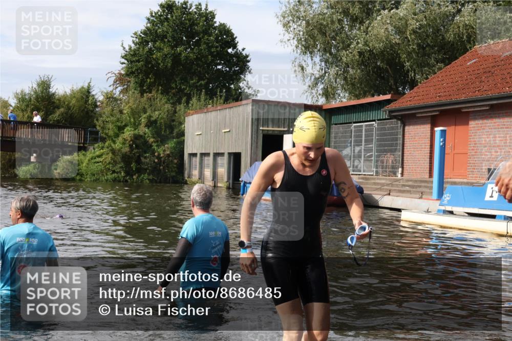 31.08.2025 - Elbe Triathlon Hamburg Luisa Fischer http://msf.ph/oto/8686485 31.08.2025 10:45:51 Schwimmen 1391, 1508 meine-sportfotos.de