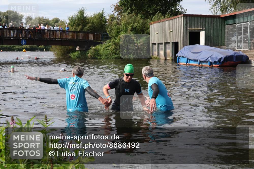 31.08.2025 - Elbe Triathlon Hamburg Luisa Fischer http://msf.ph/oto/8686492 31.08.2025 10:46:05 Schwimmen 1397, 1490 meine-sportfotos.de