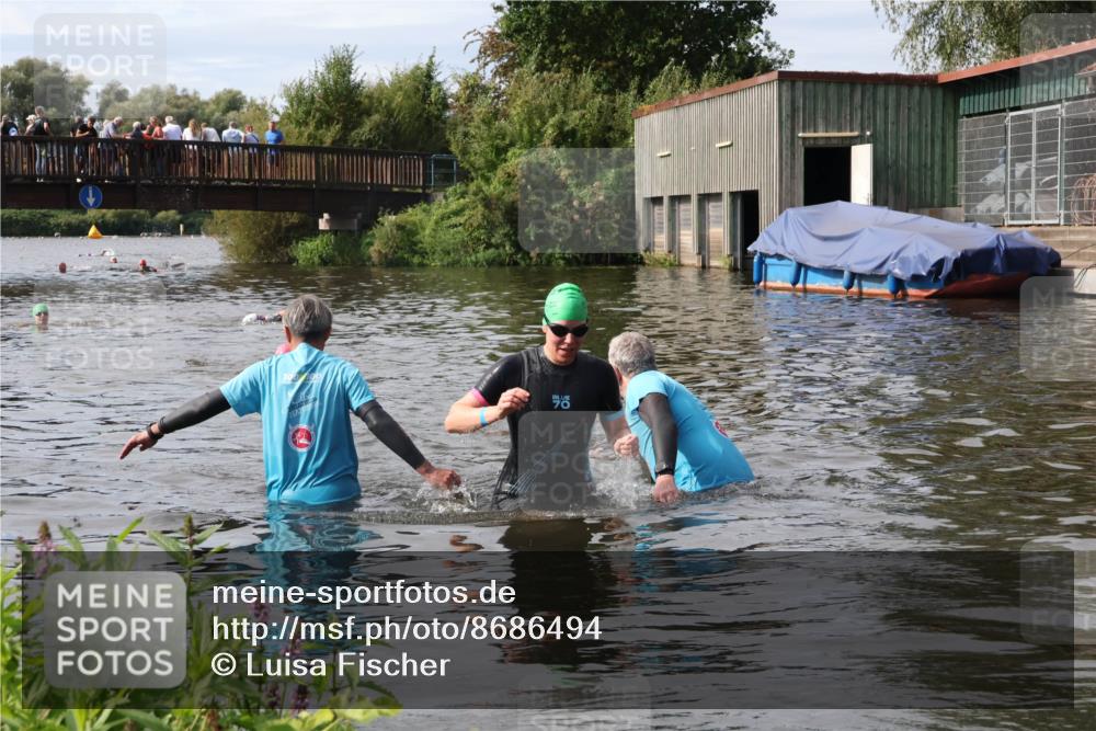 31.08.2025 - Elbe Triathlon Hamburg Luisa Fischer http://msf.ph/oto/8686494 31.08.2025 10:46:06 Schwimmen 1397, 1490 meine-sportfotos.de