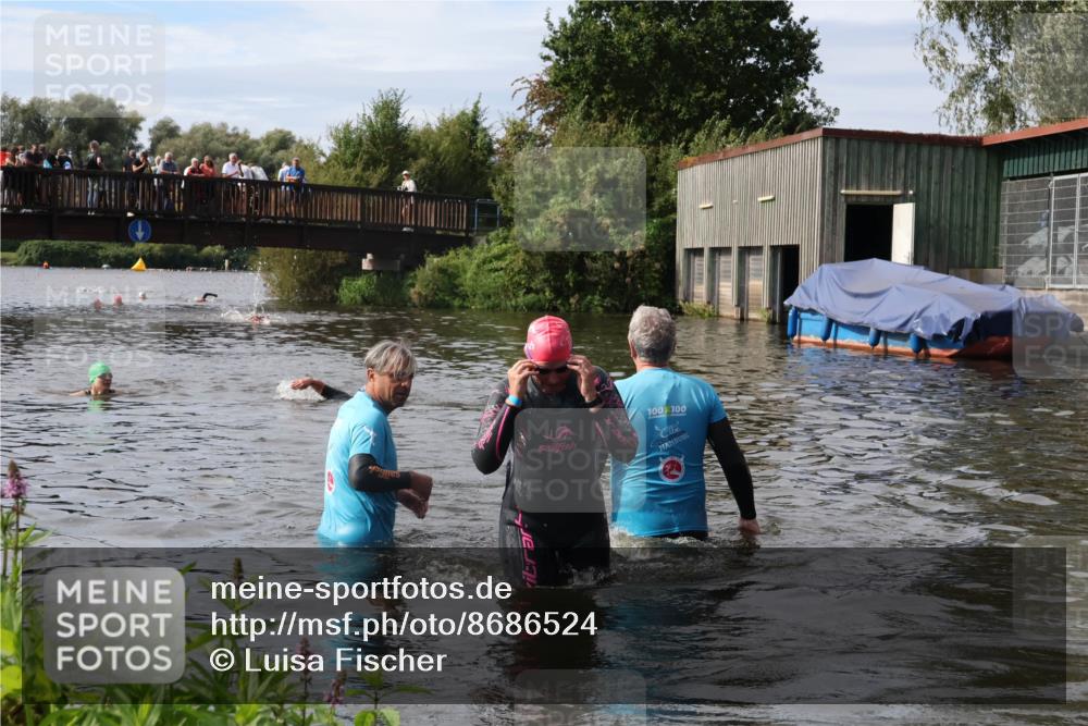 31.08.2025 - Elbe Triathlon Hamburg Luisa Fischer http://msf.ph/oto/8686524 31.08.2025 10:46:17 Schwimmen 1426, 1490 meine-sportfotos.de