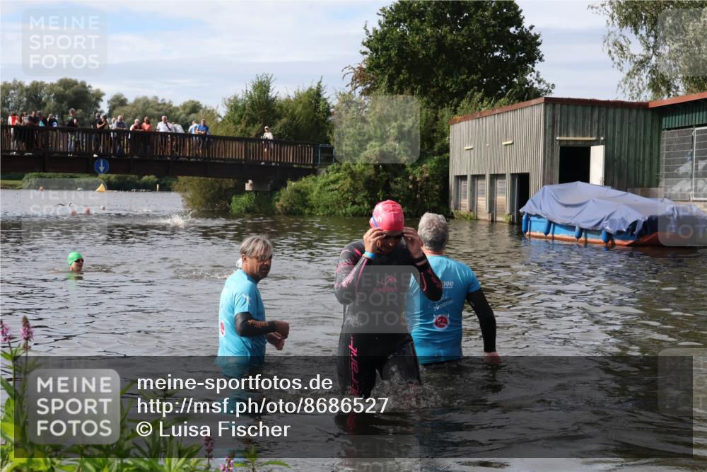 31.08.2025 - Elbe Triathlon Hamburg Luisa Fischer http://msf.ph/oto/8686527 31.08.2025 10:46:17 Schwimmen 1426, 1490 meine-sportfotos.de