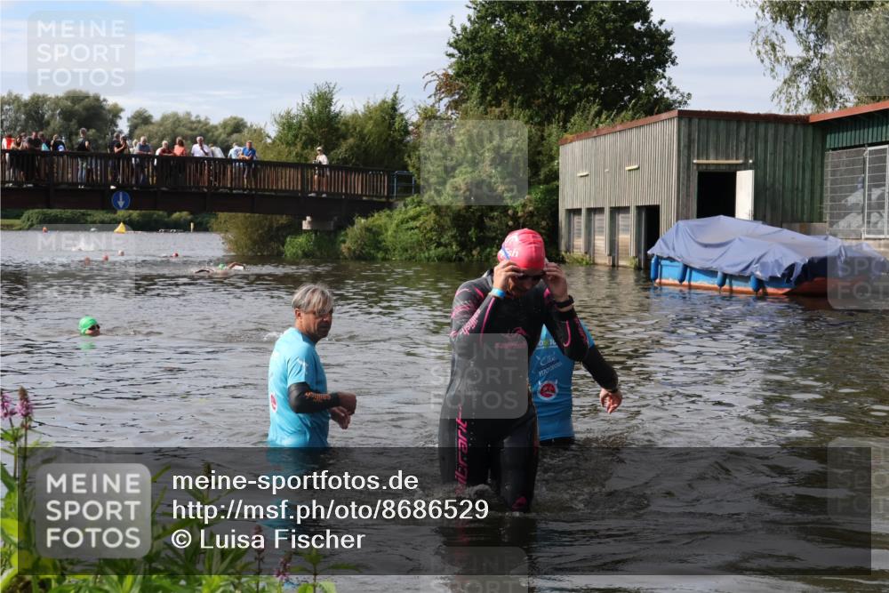 31.08.2025 - Elbe Triathlon Hamburg Luisa Fischer http://msf.ph/oto/8686529 31.08.2025 10:46:18 Schwimmen 1426, 1490 meine-sportfotos.de
