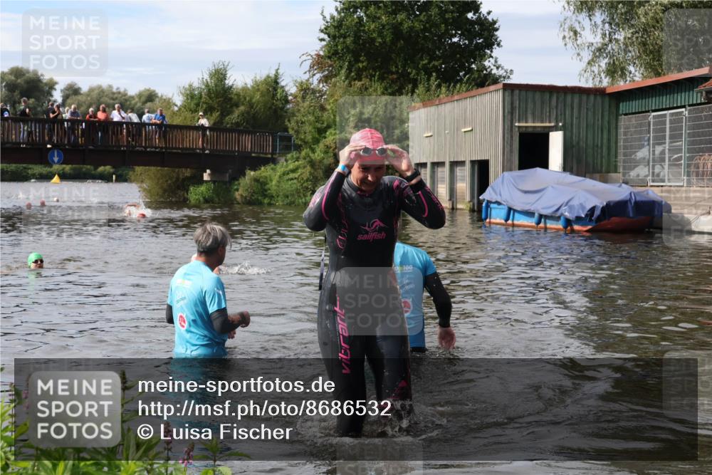 31.08.2025 - Elbe Triathlon Hamburg Luisa Fischer http://msf.ph/oto/8686532 31.08.2025 10:46:18 Schwimmen 1426, 1490 meine-sportfotos.de
