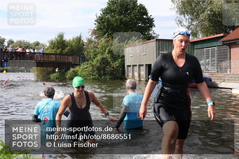 31.08.2025 - Elbe Triathlon Hamburg Luisa Fischer http://msf.ph/oto/8686551 31.08.2025 10:46:36 Schwimmen 1385, 1417, 1607 meine-sportfotos.de