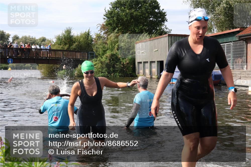 31.08.2025 - Elbe Triathlon Hamburg Luisa Fischer http://msf.ph/oto/8686552 31.08.2025 10:46:36 Schwimmen 1385, 1417, 1607 meine-sportfotos.de