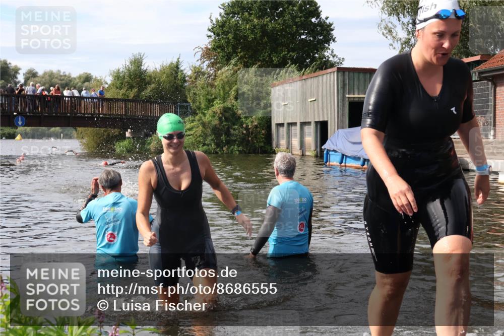 31.08.2025 - Elbe Triathlon Hamburg Luisa Fischer http://msf.ph/oto/8686555 31.08.2025 10:46:36 Schwimmen 1385, 1417, 1607 meine-sportfotos.de