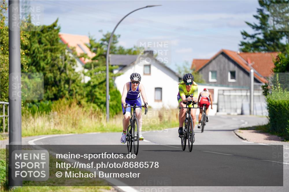 31.08.2025 - Elbe Triathlon Hamburg Michael Burmester http://msf.ph/oto/8686578 31.08.2025 14:39:57 Radfahren 122, 144 meine-sportfotos.de