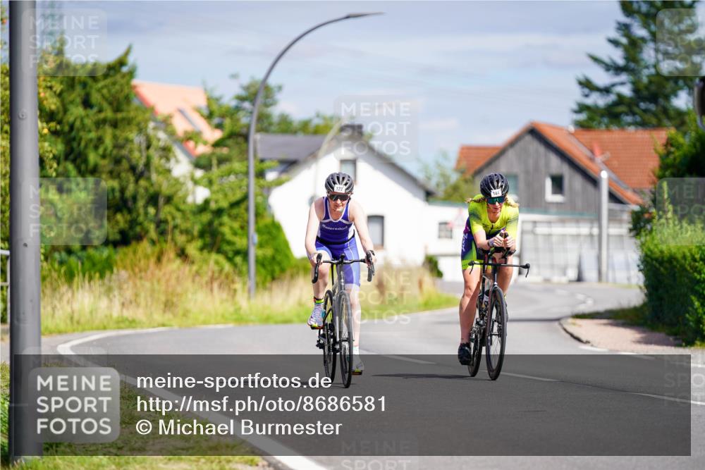 31.08.2025 - Elbe Triathlon Hamburg Michael Burmester http://msf.ph/oto/8686581 31.08.2025 14:39:57 Radfahren 122, 144 meine-sportfotos.de
