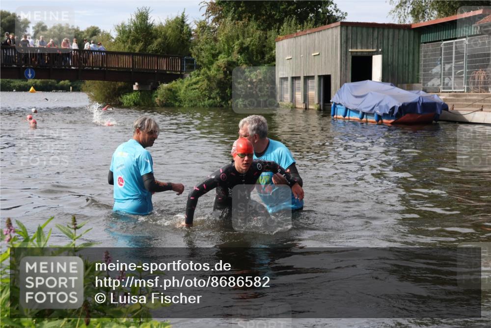 31.08.2025 - Elbe Triathlon Hamburg Luisa Fischer http://msf.ph/oto/8686582 31.08.2025 10:46:58 Schwimmen 1614 meine-sportfotos.de