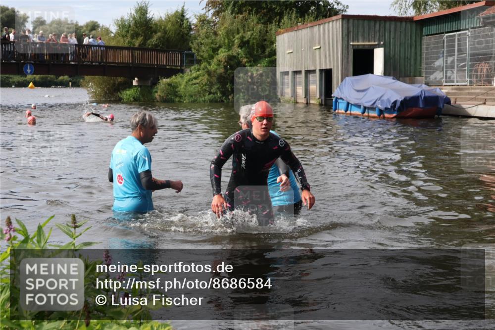 31.08.2025 - Elbe Triathlon Hamburg Luisa Fischer http://msf.ph/oto/8686584 31.08.2025 10:46:59 Schwimmen 1614 meine-sportfotos.de