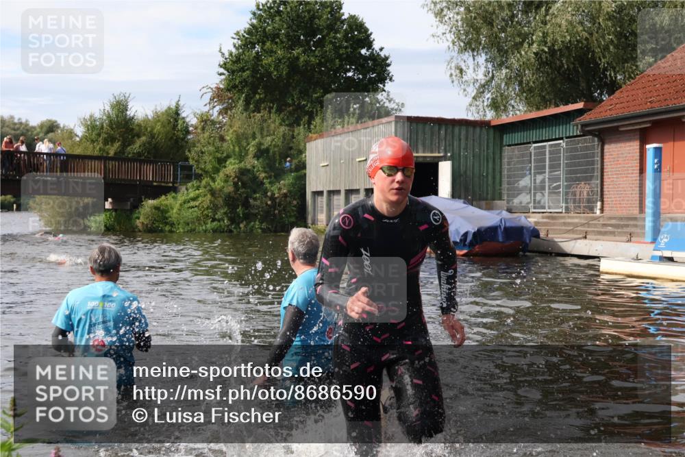 31.08.2025 - Elbe Triathlon Hamburg Luisa Fischer http://msf.ph/oto/8686590 31.08.2025 10:47:00 Schwimmen 1614 meine-sportfotos.de