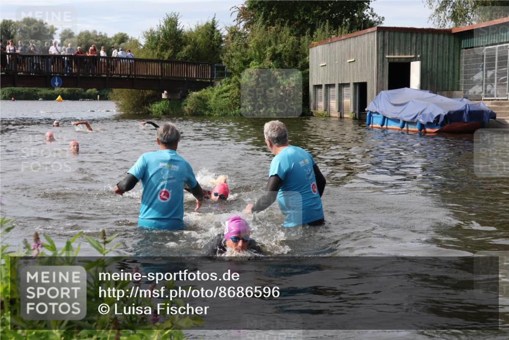 31.08.2025 - Elbe Triathlon Hamburg Luisa Fischer http://msf.ph/oto/8686596 31.08.2025 10:47:13 Schwimmen 1599, 1600 meine-sportfotos.de