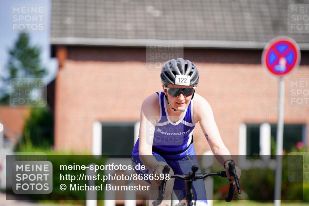 31.08.2025 - Elbe Triathlon Hamburg Michael Burmester http://msf.ph/oto/8686598 31.08.2025 14:39:59 Radfahren 122, 144 meine-sportfotos.de