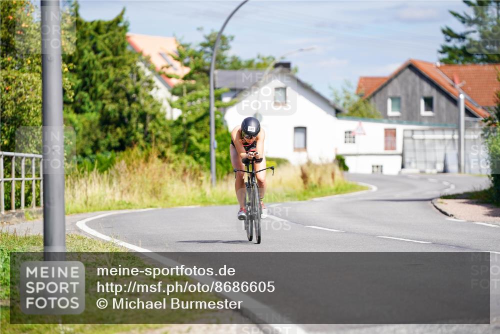 31.08.2025 - Elbe Triathlon Hamburg Michael Burmester http://msf.ph/oto/8686605 31.08.2025 14:40:34 Radfahren  meine-sportfotos.de