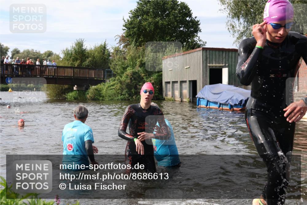 31.08.2025 - Elbe Triathlon Hamburg Luisa Fischer http://msf.ph/oto/8686613 31.08.2025 10:47:16 Schwimmen 1599, 1600 meine-sportfotos.de