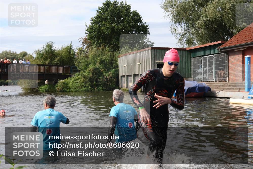31.08.2025 - Elbe Triathlon Hamburg Luisa Fischer http://msf.ph/oto/8686620 31.08.2025 10:47:18 Schwimmen 1599, 1600 meine-sportfotos.de