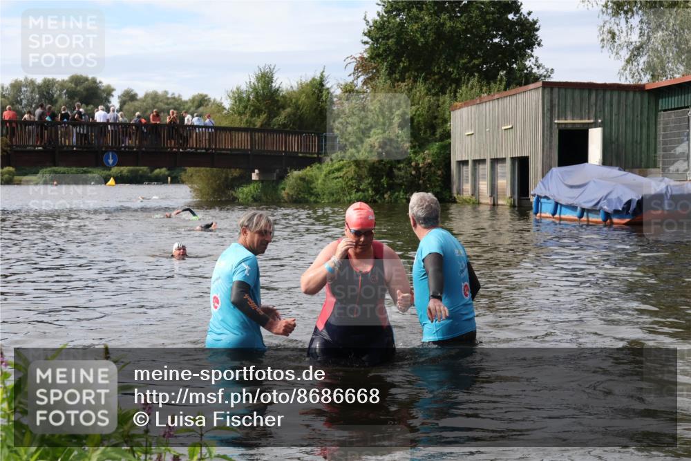 31.08.2025 - Elbe Triathlon Hamburg Luisa Fischer http://msf.ph/oto/8686668 31.08.2025 10:47:50 Schwimmen 1456 meine-sportfotos.de