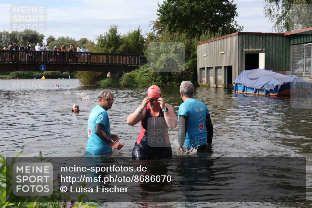 31.08.2025 - Elbe Triathlon Hamburg Luisa Fischer http://msf.ph/oto/8686670 31.08.2025 10:47:50 Schwimmen 1456 meine-sportfotos.de