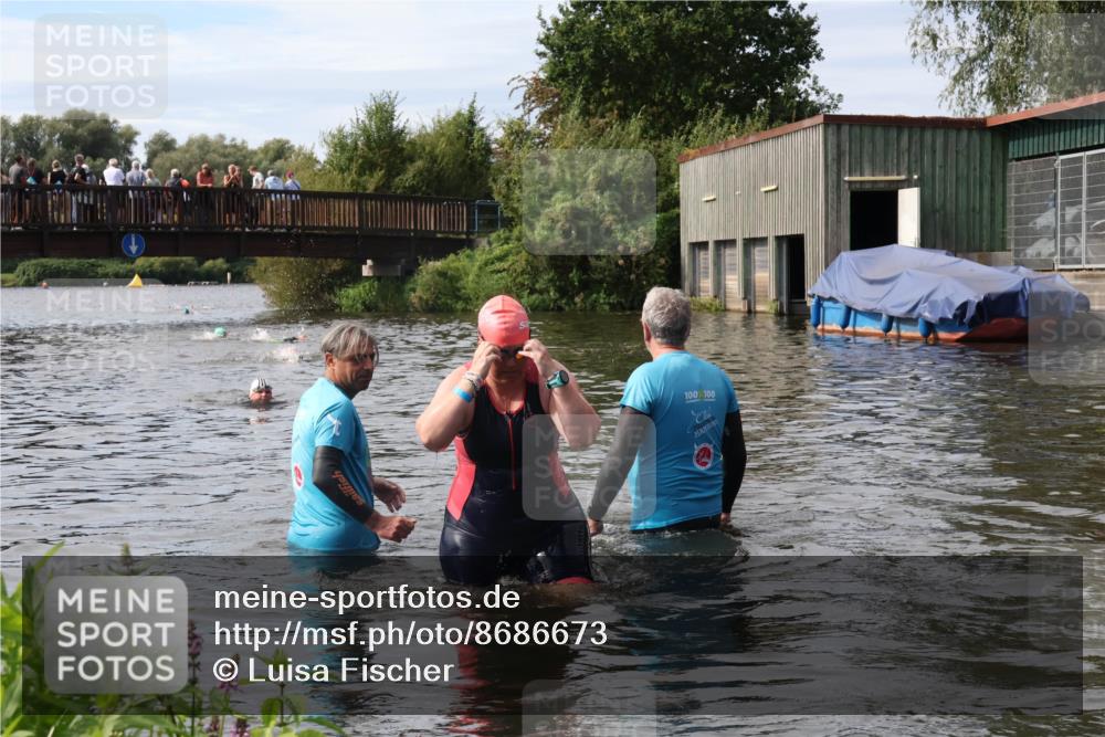 31.08.2025 - Elbe Triathlon Hamburg Luisa Fischer http://msf.ph/oto/8686673 31.08.2025 10:47:51 Schwimmen 1456 meine-sportfotos.de