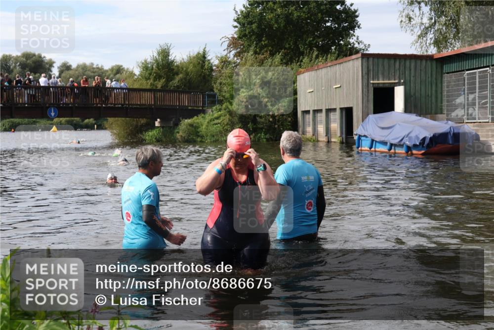 31.08.2025 - Elbe Triathlon Hamburg Luisa Fischer http://msf.ph/oto/8686675 31.08.2025 10:47:51 Schwimmen 1456 meine-sportfotos.de