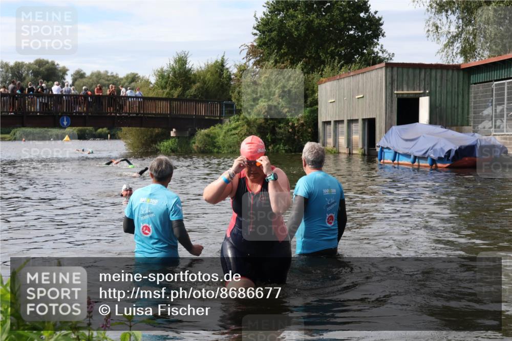 31.08.2025 - Elbe Triathlon Hamburg Luisa Fischer http://msf.ph/oto/8686677 31.08.2025 10:47:51 Schwimmen 1456 meine-sportfotos.de
