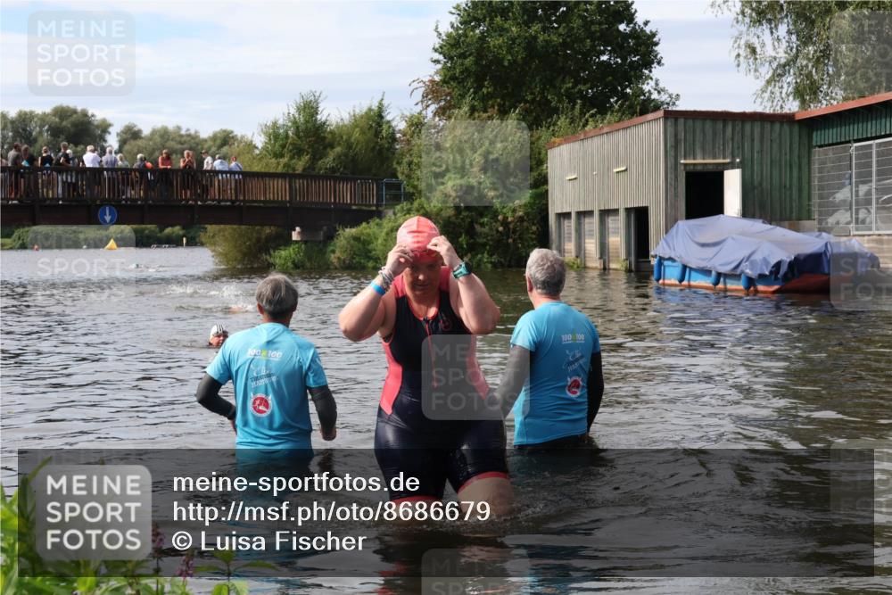 31.08.2025 - Elbe Triathlon Hamburg Luisa Fischer http://msf.ph/oto/8686679 31.08.2025 10:47:52 Schwimmen 1456 meine-sportfotos.de