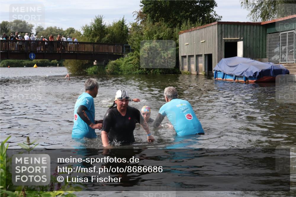 31.08.2025 - Elbe Triathlon Hamburg Luisa Fischer http://msf.ph/oto/8686686 31.08.2025 10:48:08 Schwimmen 1464, 1523, 1615 meine-sportfotos.de