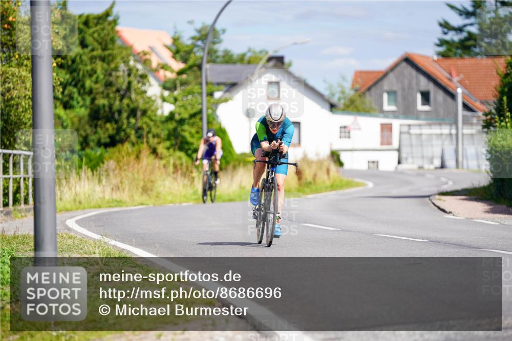 31.08.2025 - Elbe Triathlon Hamburg Michael Burmester http://msf.ph/oto/8686696 31.08.2025 14:43:37 Radfahren 123 meine-sportfotos.de