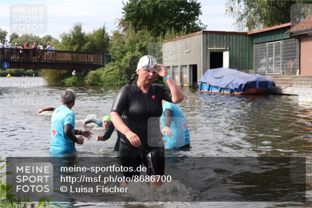 31.08.2025 - Elbe Triathlon Hamburg Luisa Fischer http://msf.ph/oto/8686700 31.08.2025 10:48:10 Schwimmen 1464, 1523, 1615 meine-sportfotos.de