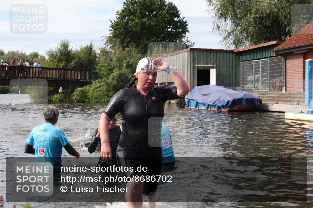 31.08.2025 - Elbe Triathlon Hamburg Luisa Fischer http://msf.ph/oto/8686702 31.08.2025 10:48:11 Schwimmen 1464, 1523, 1615 meine-sportfotos.de