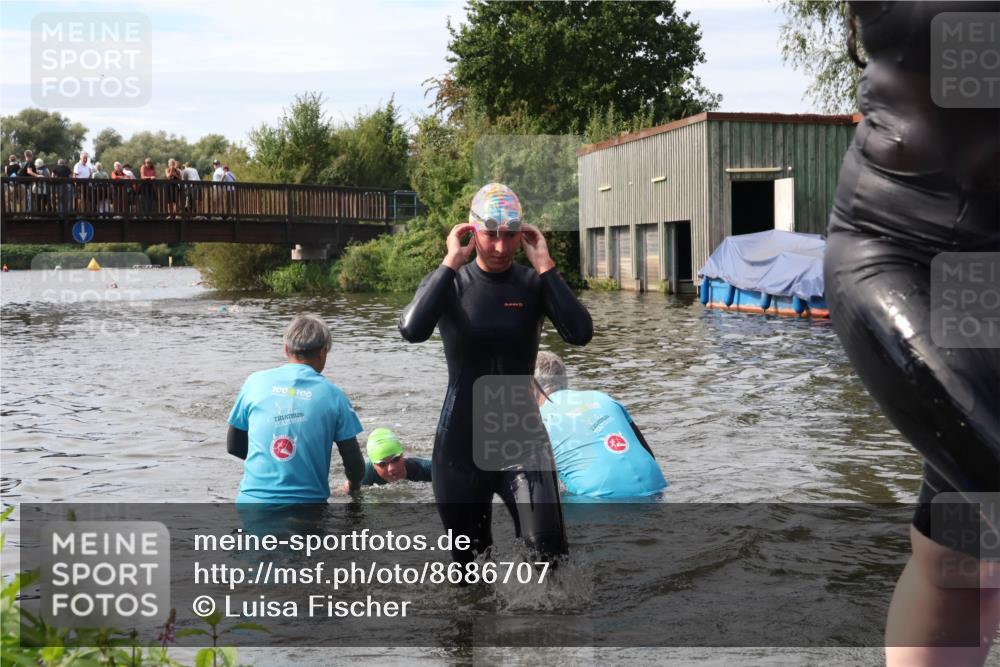 31.08.2025 - Elbe Triathlon Hamburg Luisa Fischer http://msf.ph/oto/8686707 31.08.2025 10:48:13 Schwimmen 1464, 1523, 1575, 1615 meine-sportfotos.de