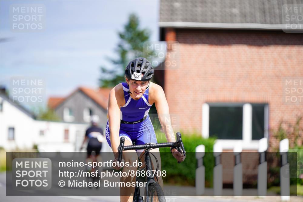 31.08.2025 - Elbe Triathlon Hamburg Michael Burmester http://msf.ph/oto/8686708 31.08.2025 14:43:43 Radfahren 123 meine-sportfotos.de